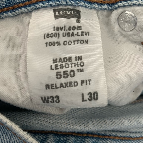 These are Levi’s relaxed fit blue jeans. - Picture 4 of 4